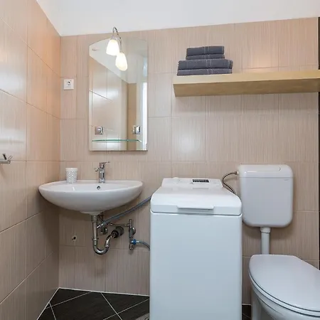 Favola Center Studio, Free Parking,