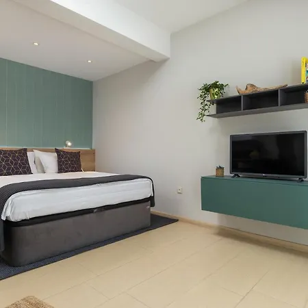 Apartment Center Nina *