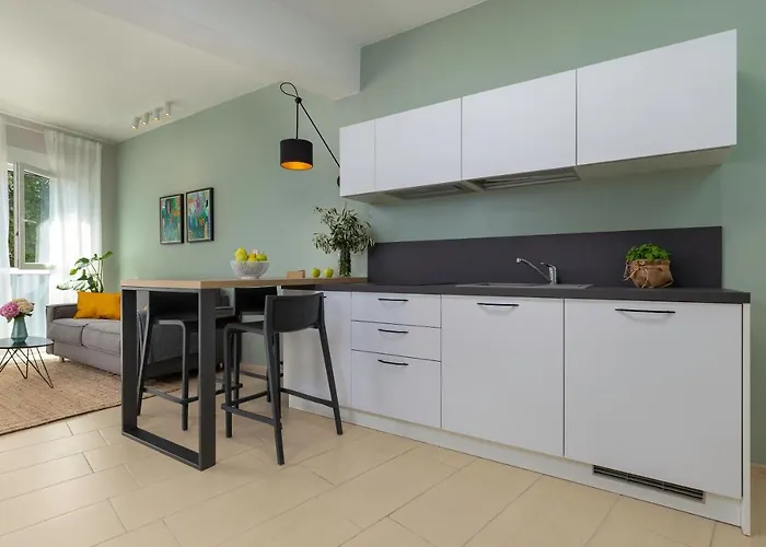 Favola Center Studio, Free Parking, Beach Apartment Poreč